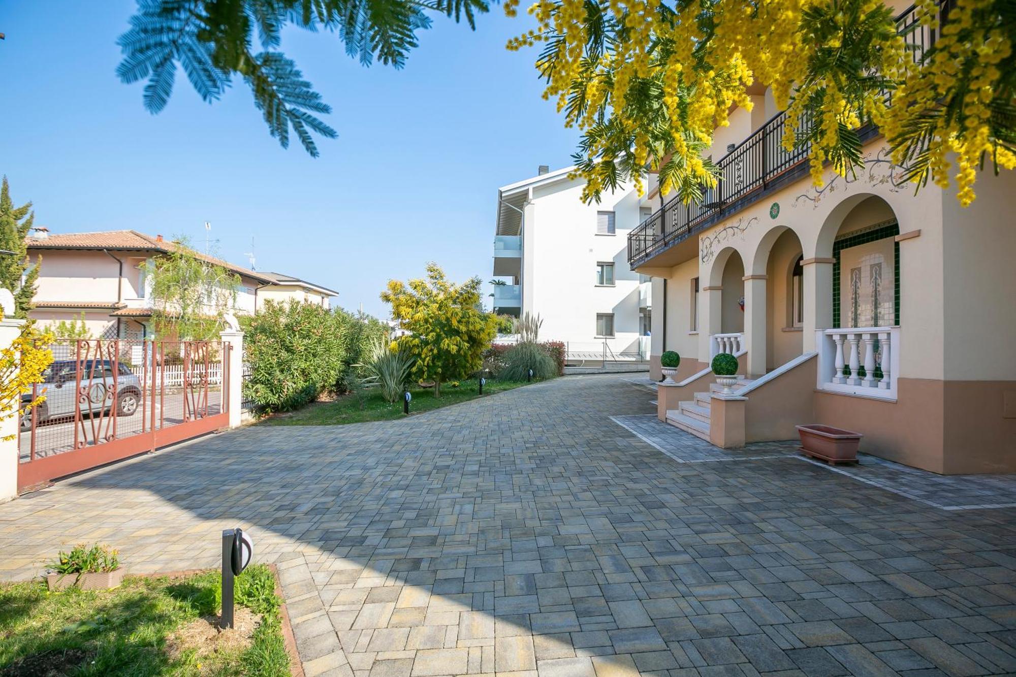 דסנזאנו דל גארדה Villa Mimosa - Appartamento 1 - Happy Rentals מראה חיצוני תמונה